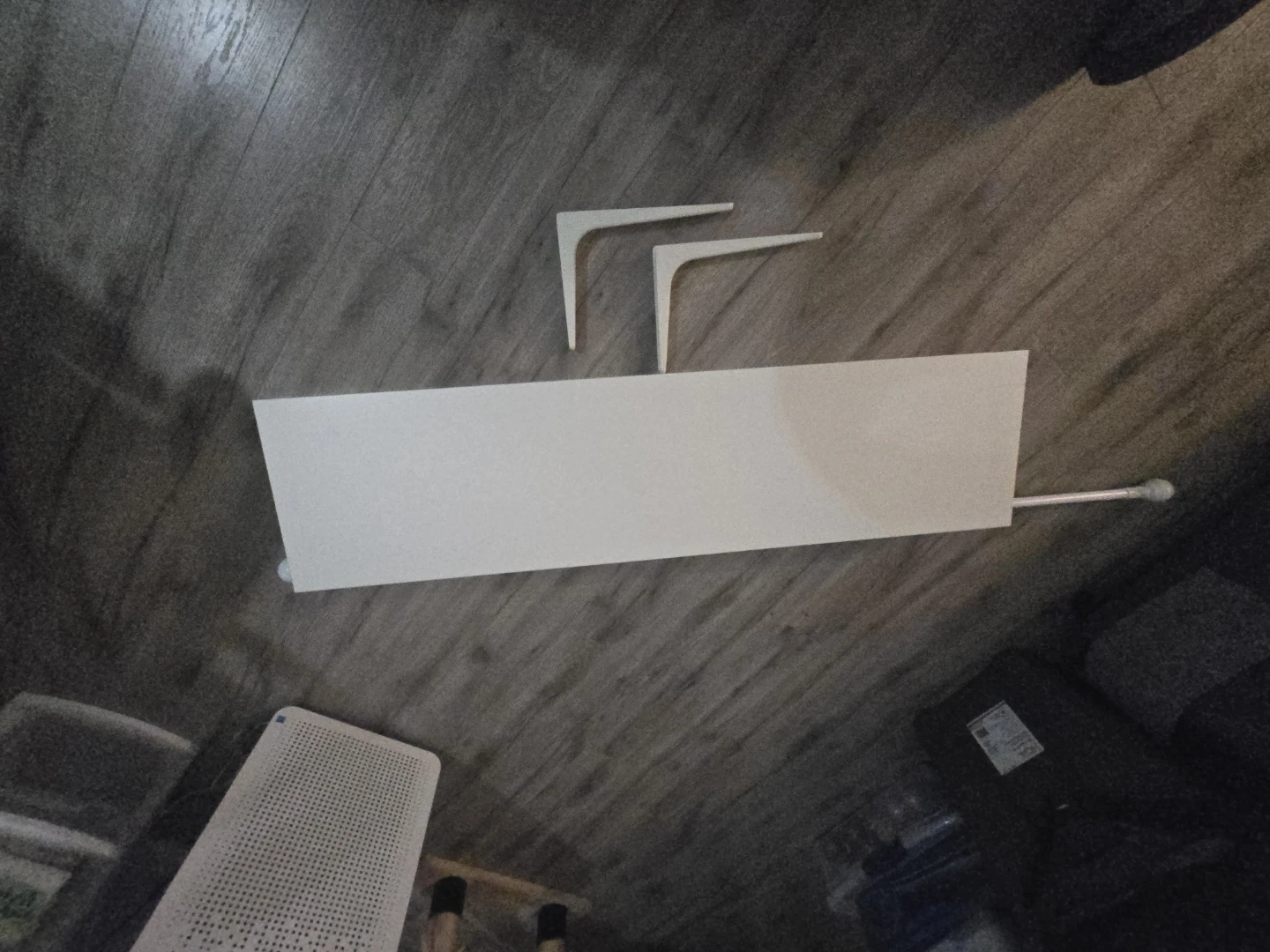 White Shelf with Rod and Brackets