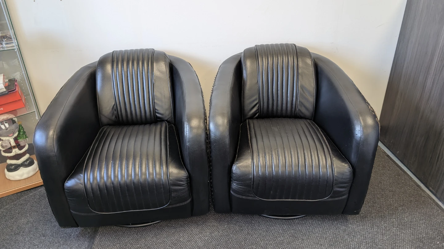 Pair of Black Leather Accent Chairs - photo 3