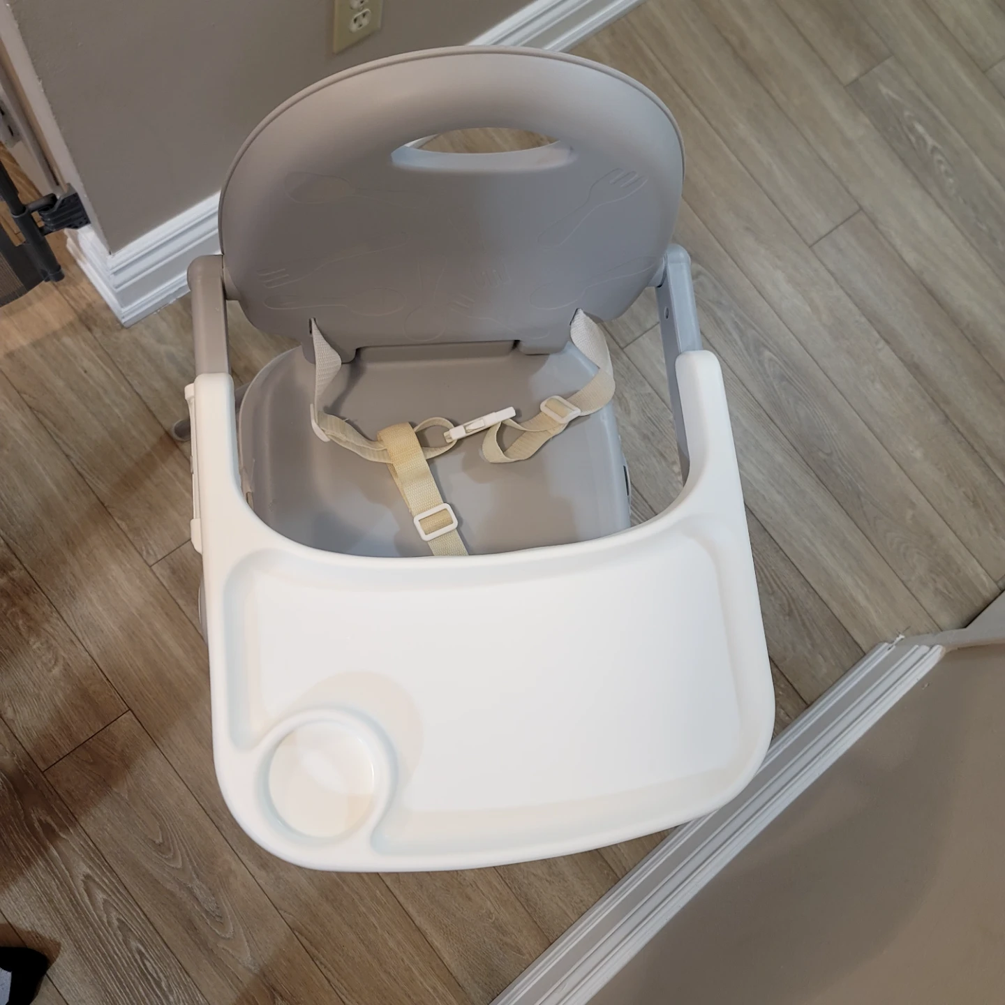 Portable Baby High Chair with Tray - photo 3
