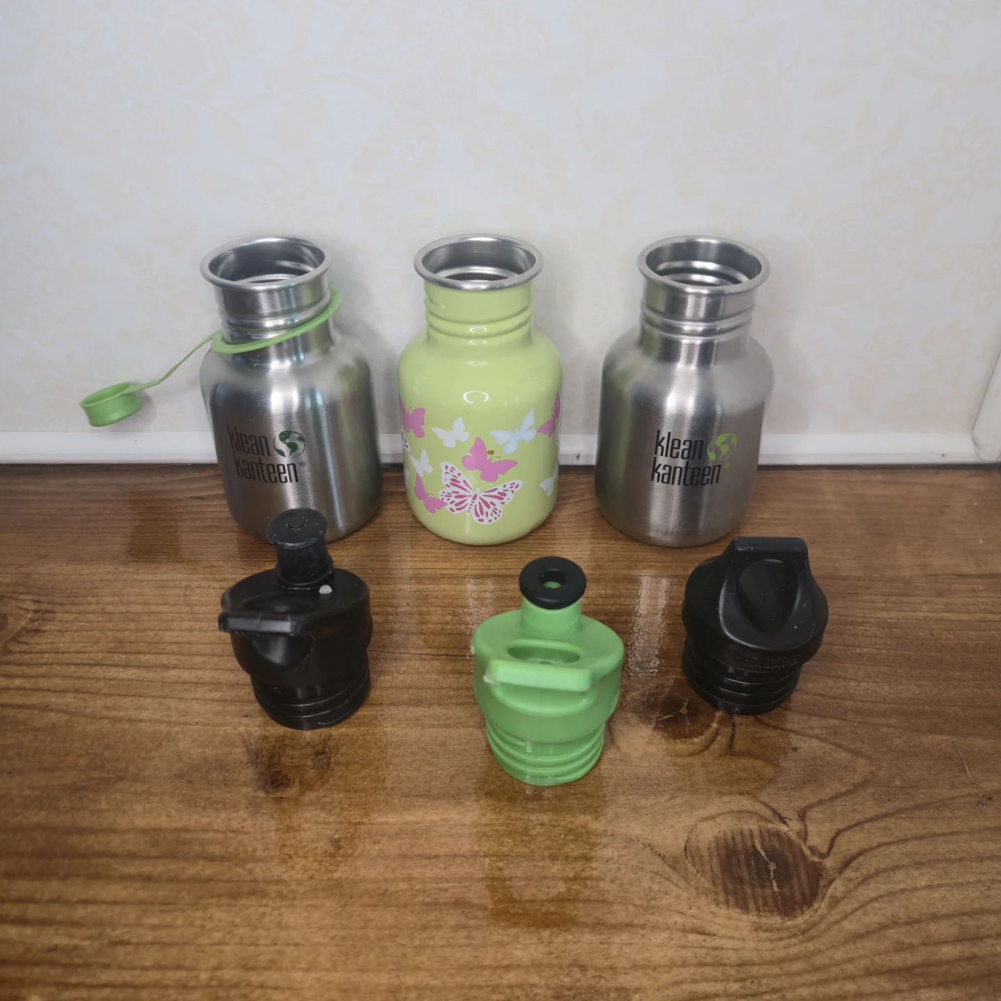 Klean Kanteen Water Bottles with 3 Caps