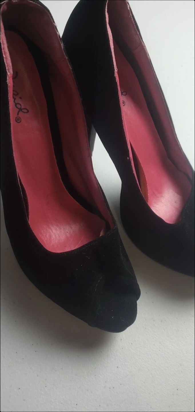 Qupid Black Velvet Heels Size 7.5 - photo 2