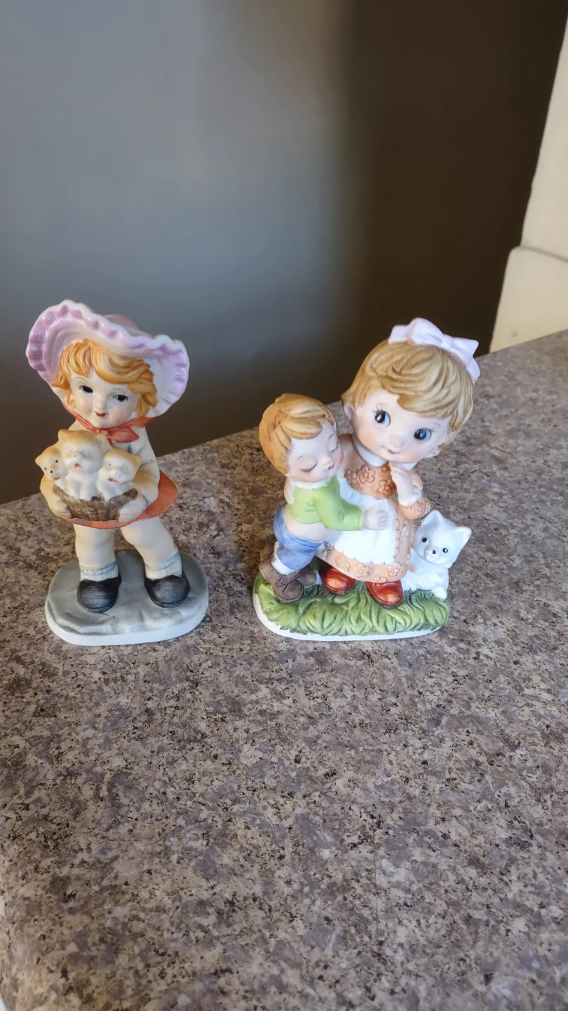 Figurines
