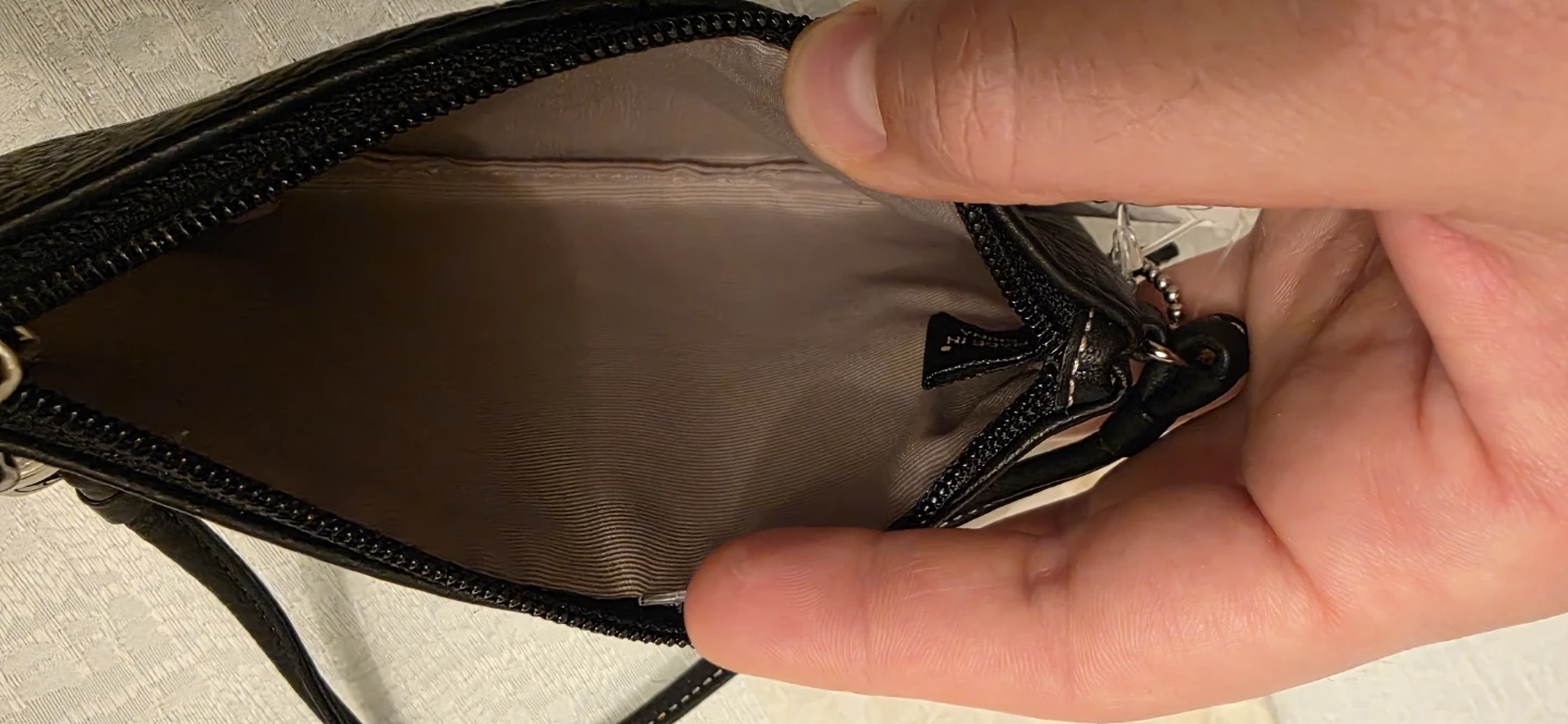 Coach Black Soft Pebble Leather Wristlet ( Mew with tag ) - photo 3