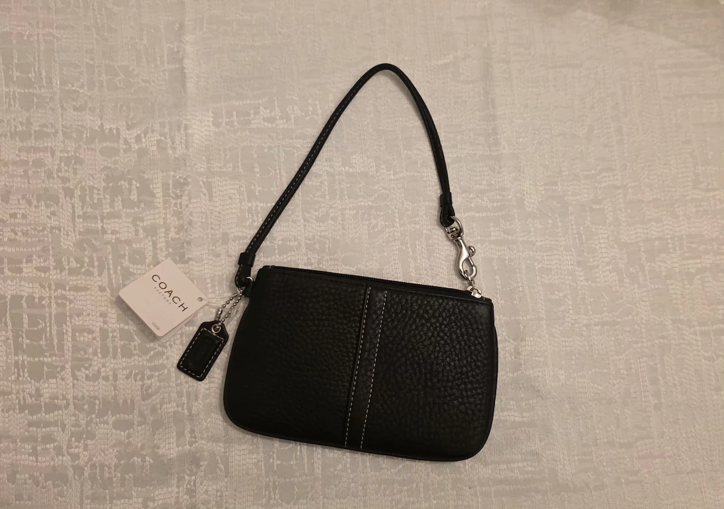 Coach Black Soft Pebble Leather Wristlet ( Mew with tag ) - photo 4
