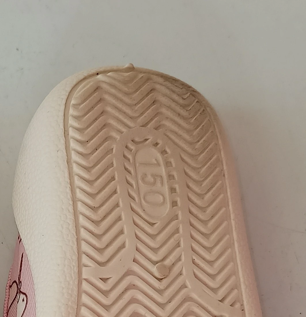 LikeNew~Gorchnc Toddler Water Shoes size 6 - photo 3
