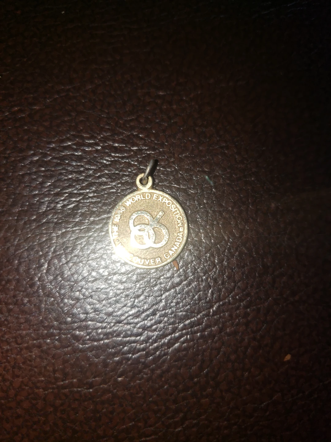 86 expo pendant.