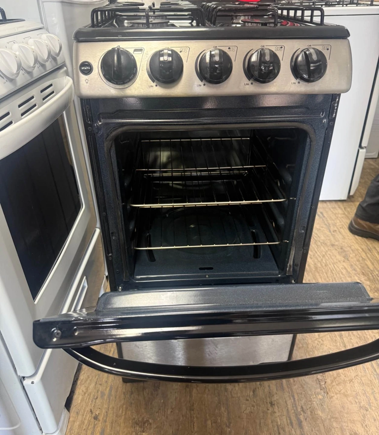 Summit 20in wide 4-Burner Gas Range - photo 2
