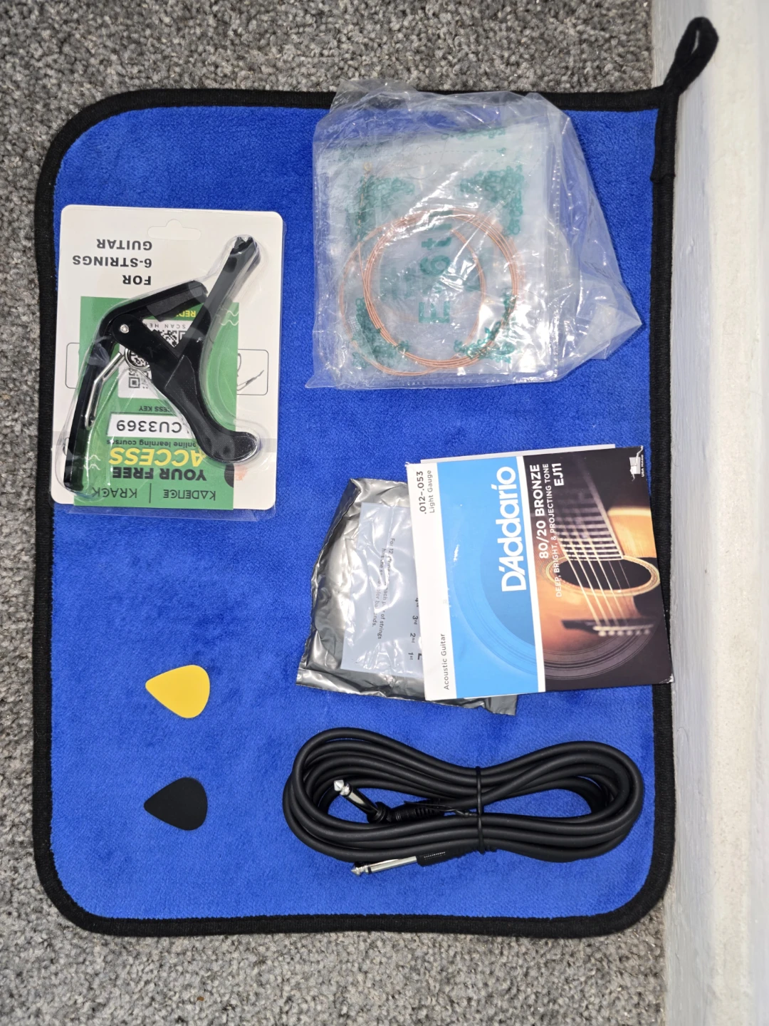 Kadence Electro Acoustic Guitar with Accessories - photo 2