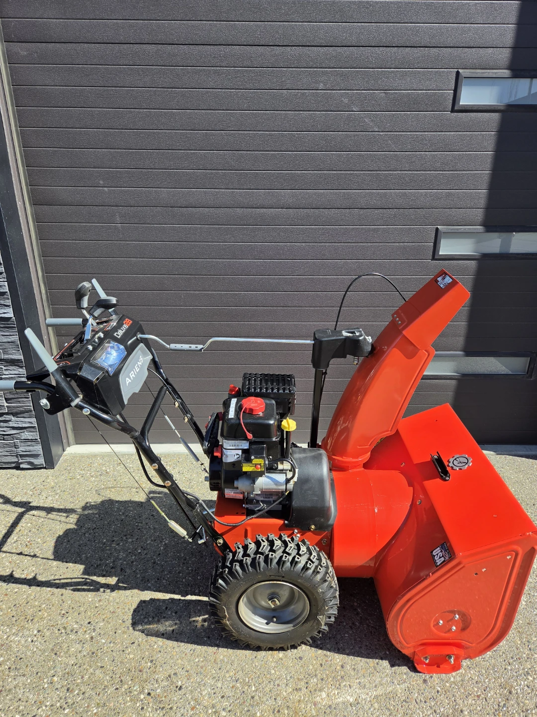 Ariens Deluxe 28 Snowblower