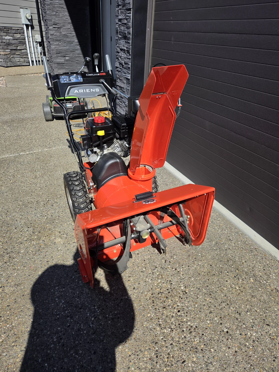 Ariens Deluxe 28 Snowblower - photo 3
