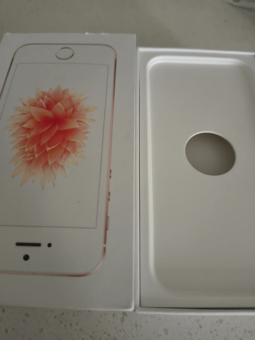 Apple iPhone SE (Rose Gold)