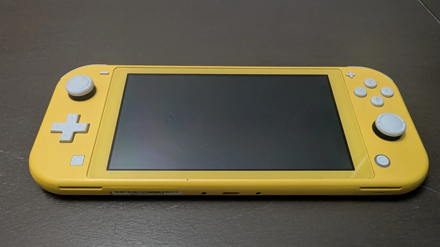 Nintendo Switch Lite Yellow - w/case and charger - photo 3