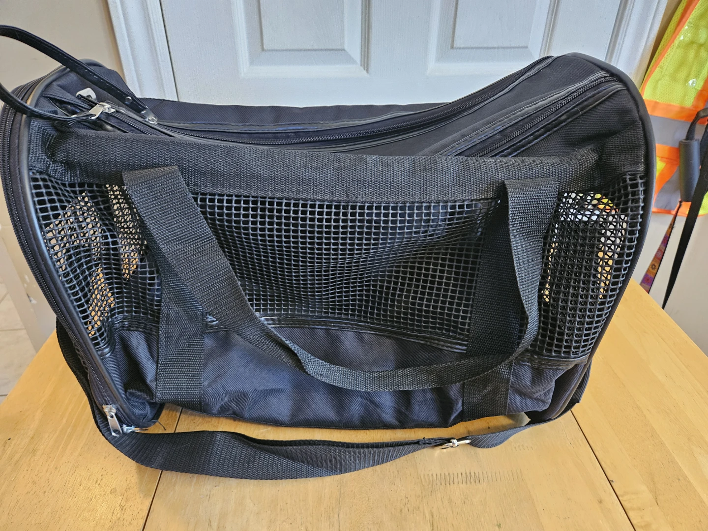 Black Pet Carrier Bag with Mesh Ventilation