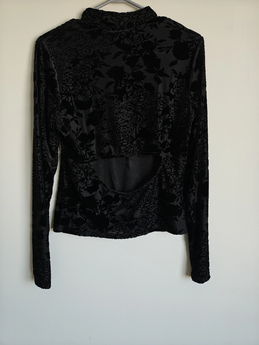 Guess Black Velvet Floral Cut-Out Mock Neck Top - photo 2