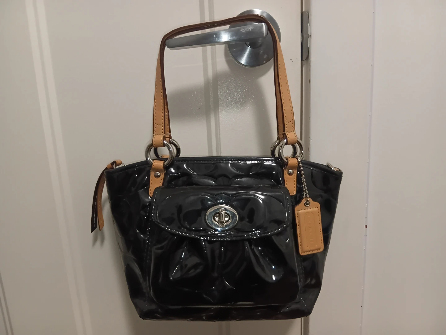 Auth COACH Leah Signature Embossed Black Patent Leather Handbag