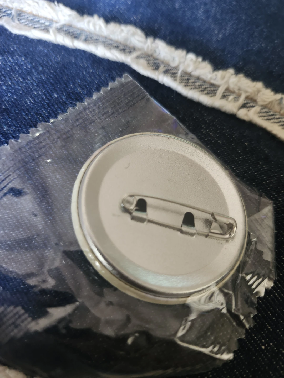 Ateez button pin - photo 4