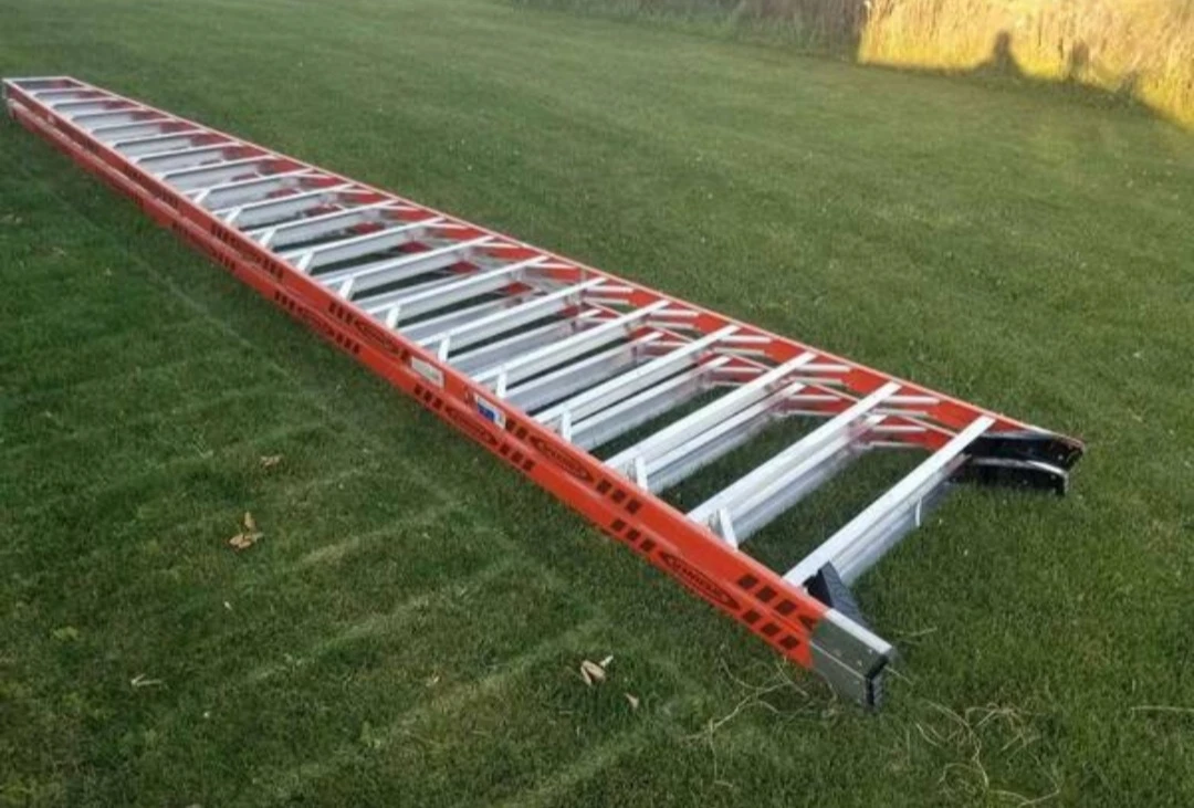Werner 20 ft. Fiberglass Twin Step Ladder - photo 4