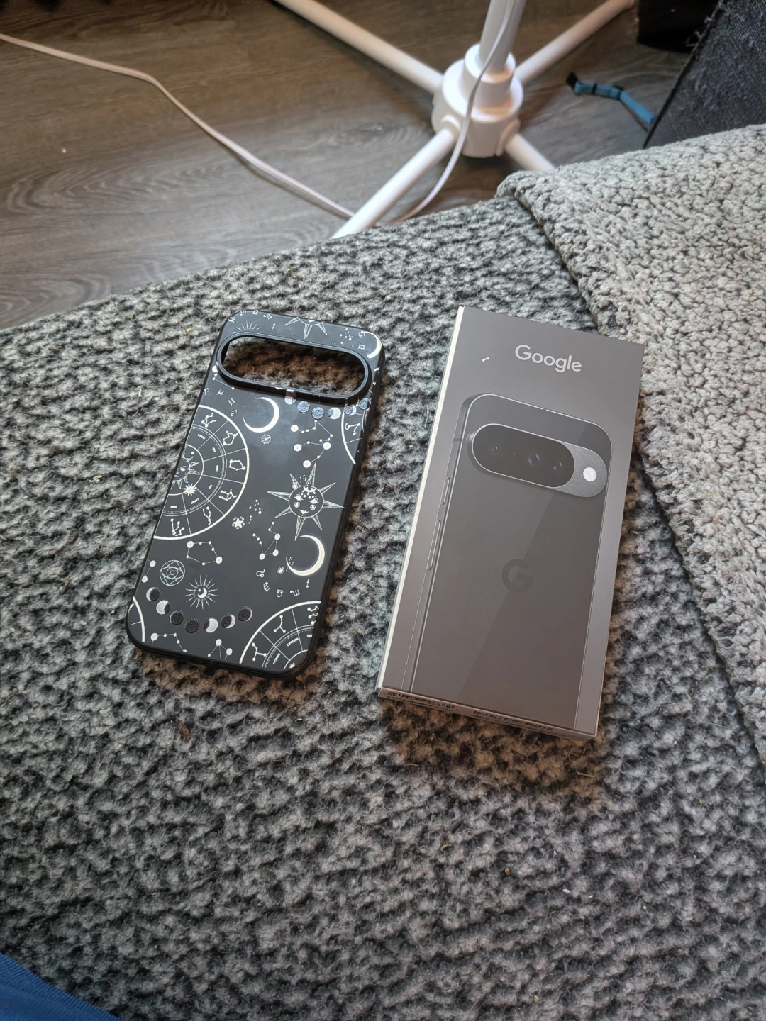 Google Pixel 10 (128GB) - Box & Case Included - photo 2