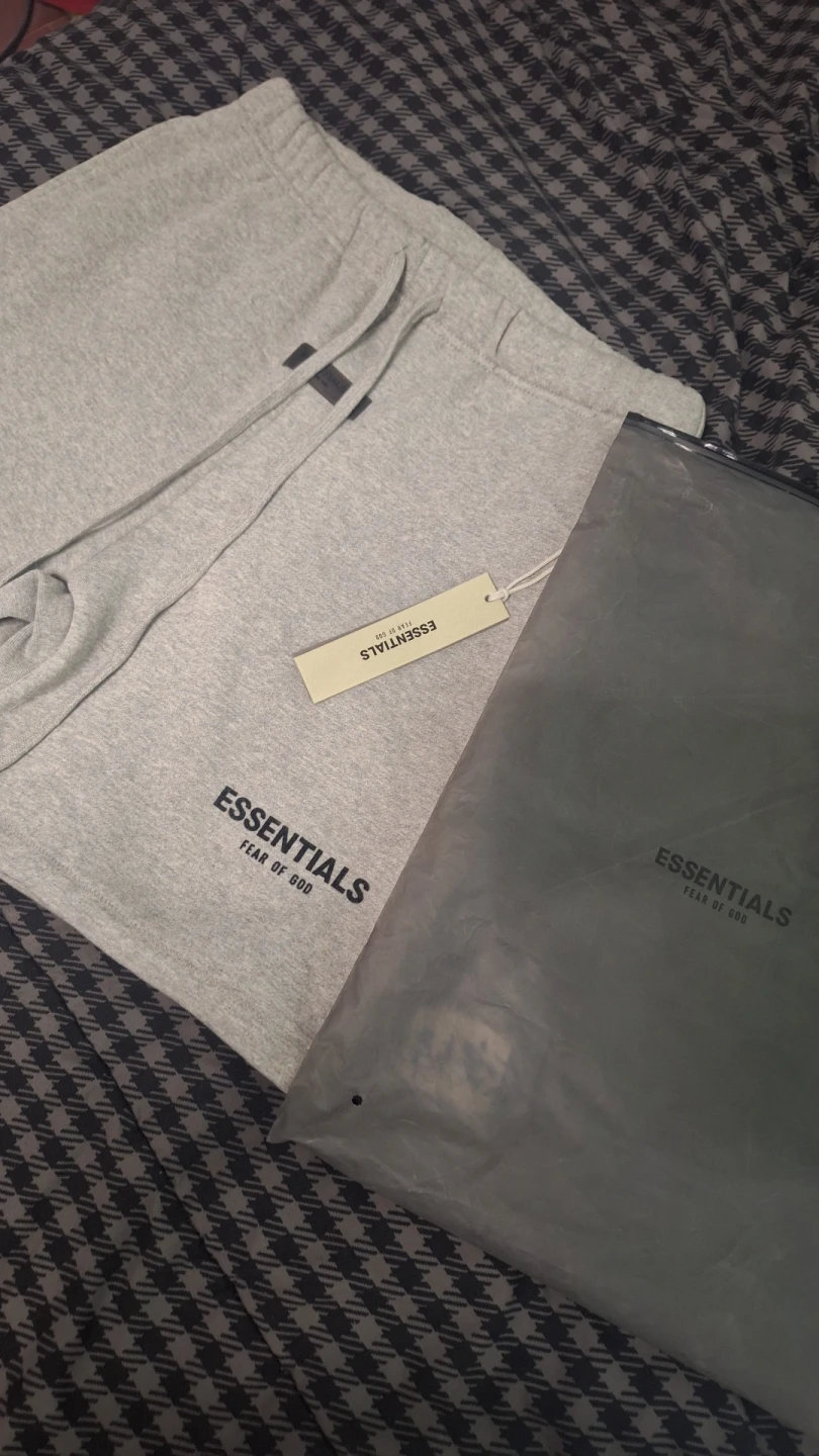 Essentials Fear of God dark oatmeal shorts