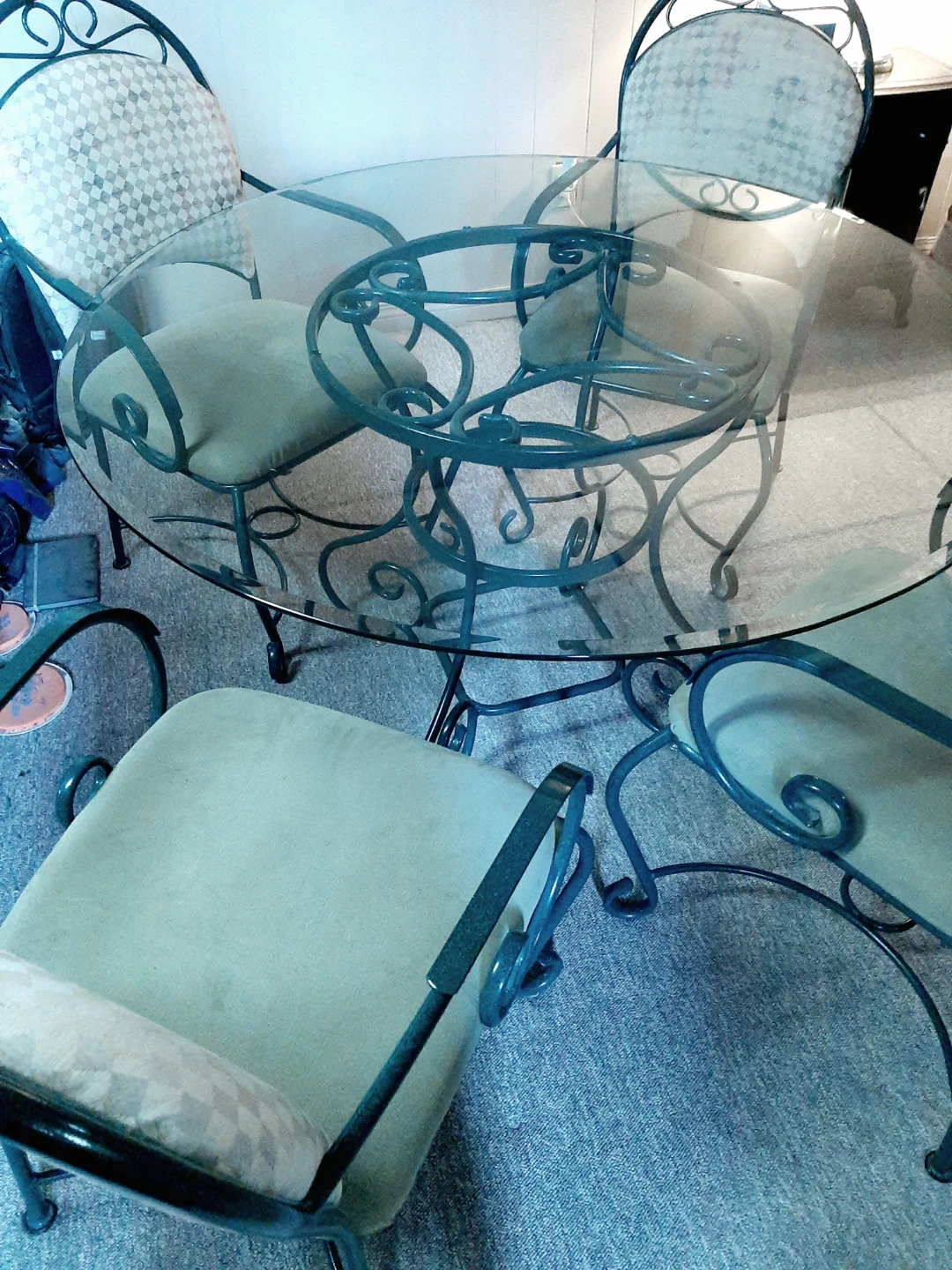 Table & Chairs-Wrought Iron/Glass