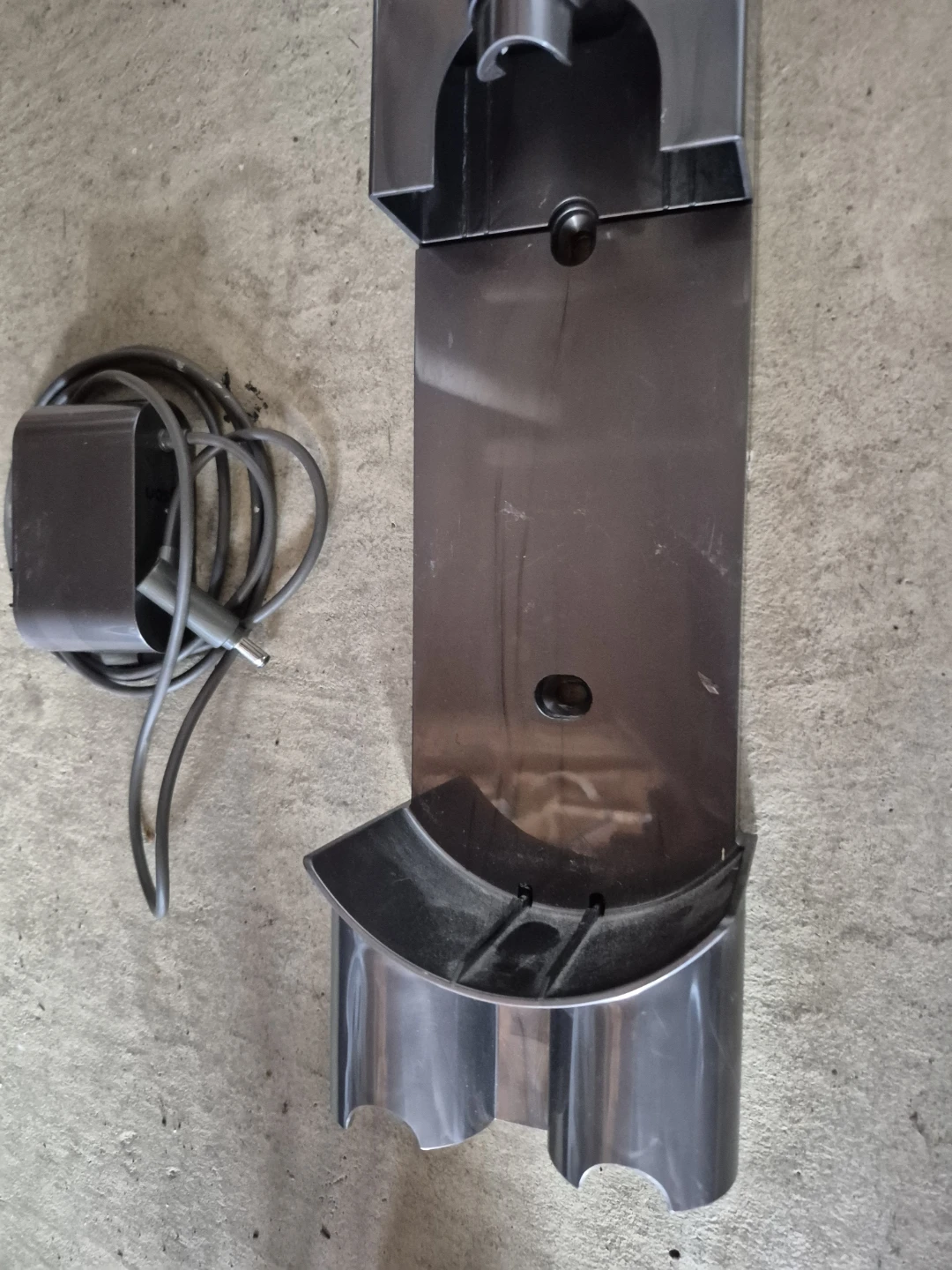 Dyson Vacuum Cleaner Wall Docking Station & Charger - photo 2