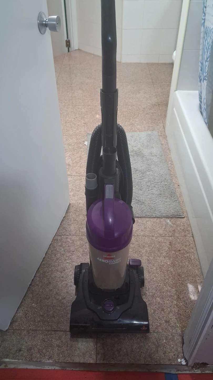 Bissell AeroSwift Compact Vacuum Cleaner