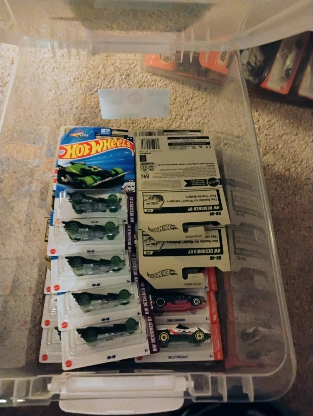 Entire Hot Wheels collection! Approximately 750 in box. - photo 5
