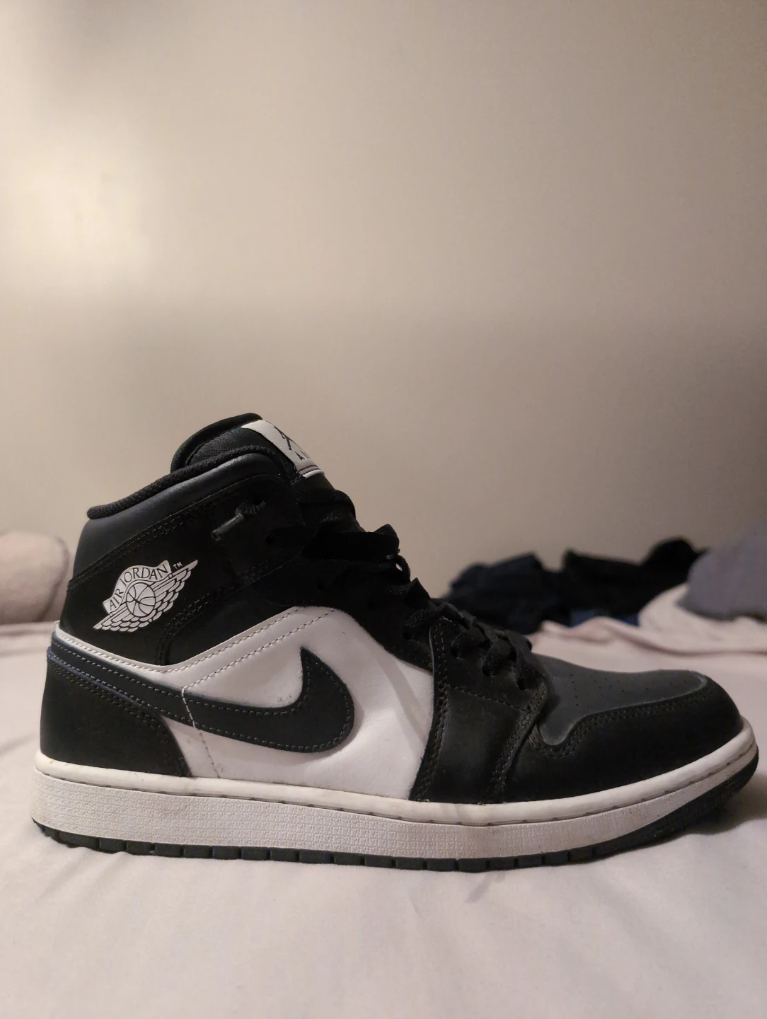 Size 11, Air Jordan 1, high top, black white (reverse pandas) - photo 2