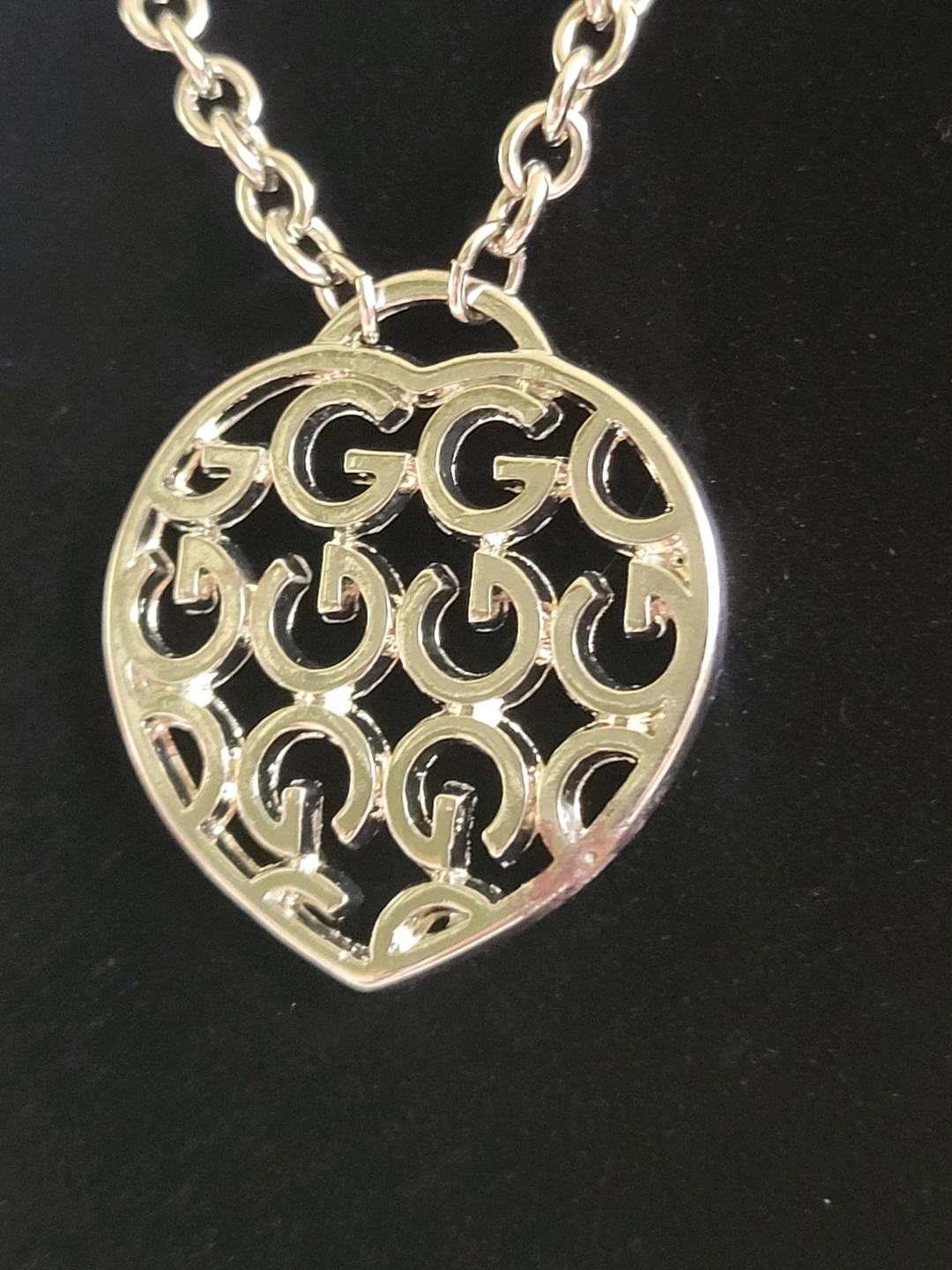 GUESS Silver Tone Heart Pendant Necklace - photo 2