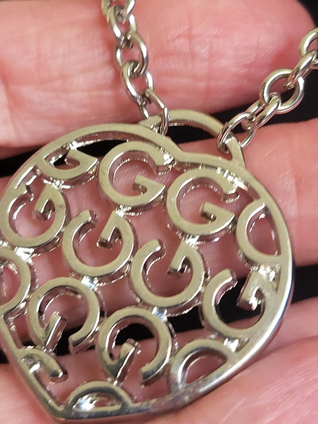 GUESS Silver Tone Heart Pendant Necklace - photo 3