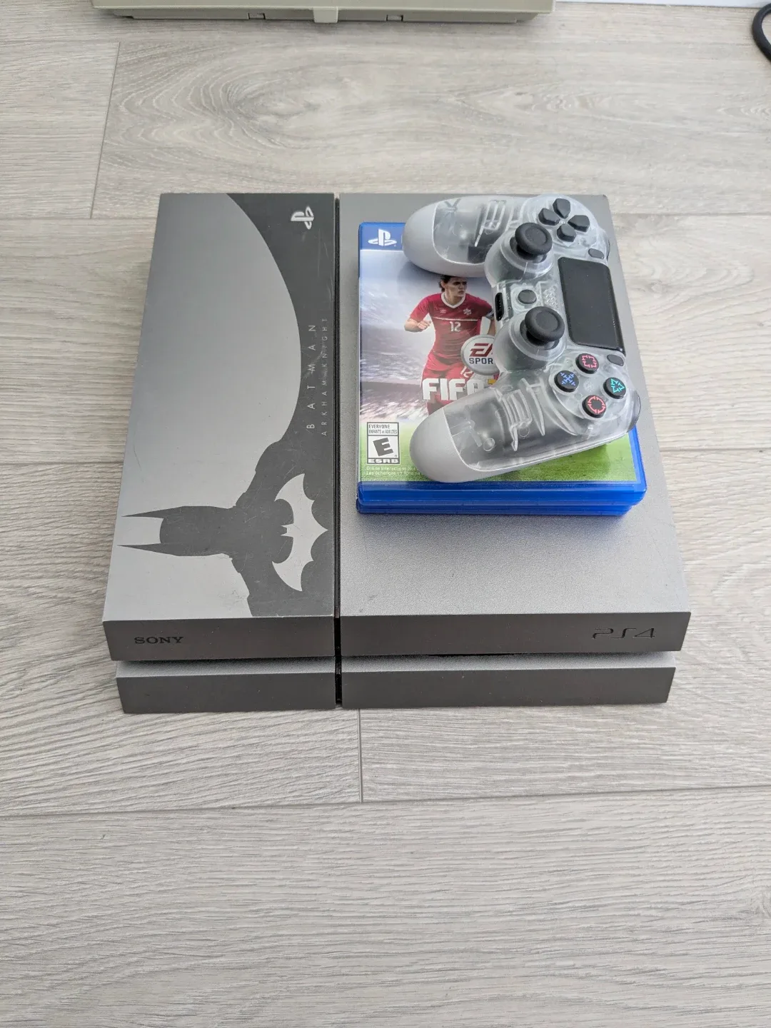 PlayStation 4 Batman Arkham Knight Edition with Controller