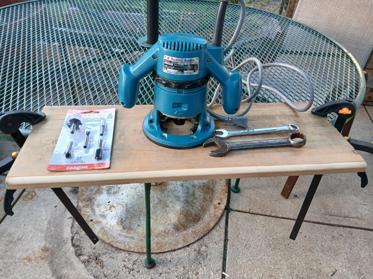 Makita Router Model 3608B with Router Bit Set - photo 2