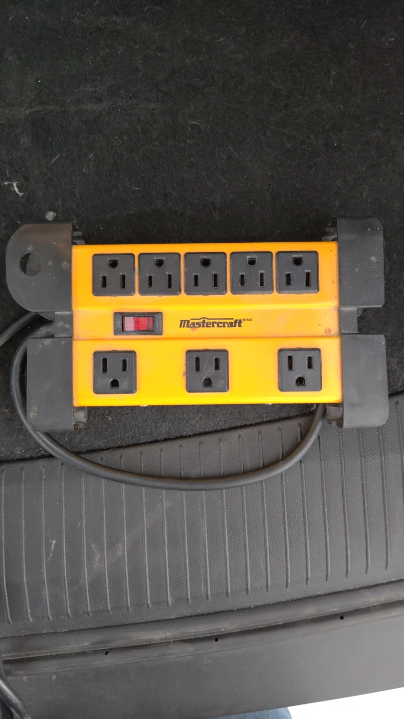 Mastercraft 8-Outlet Relocatable Power Bar