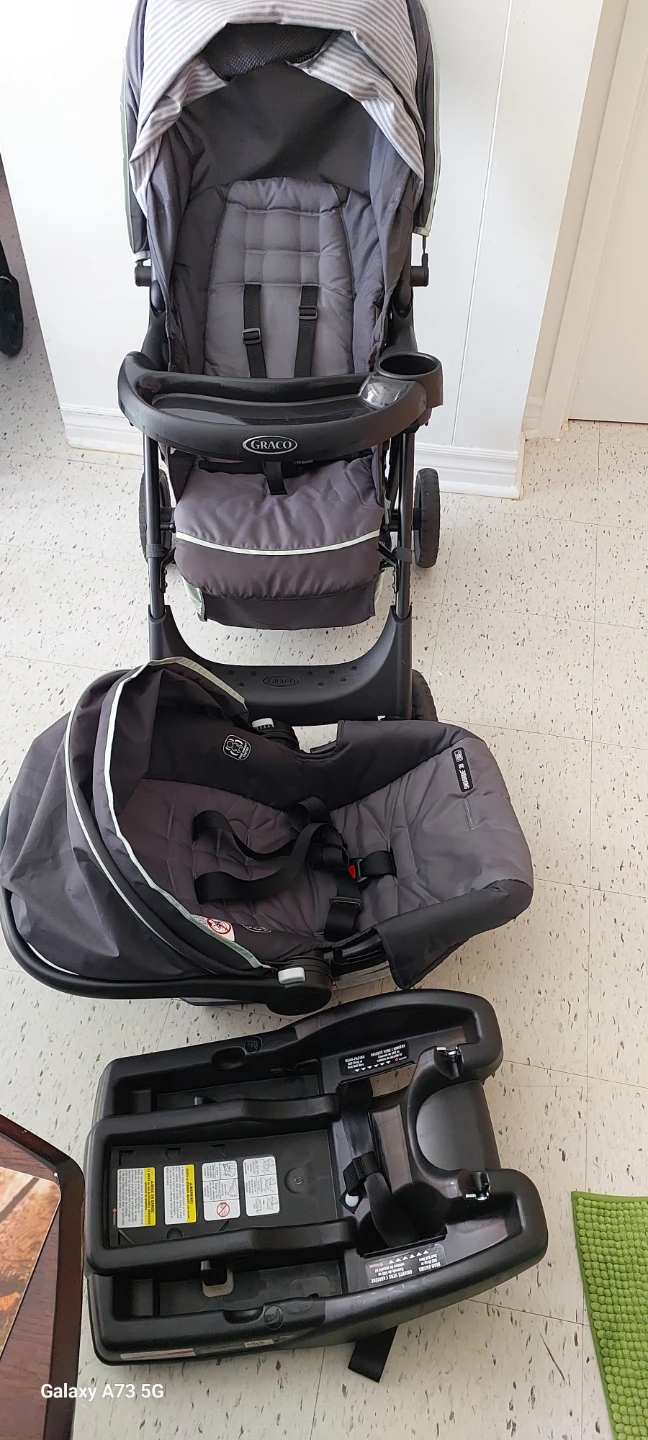 Graco Travel System with SnugRide 30 Car Seat and Base - photo 2