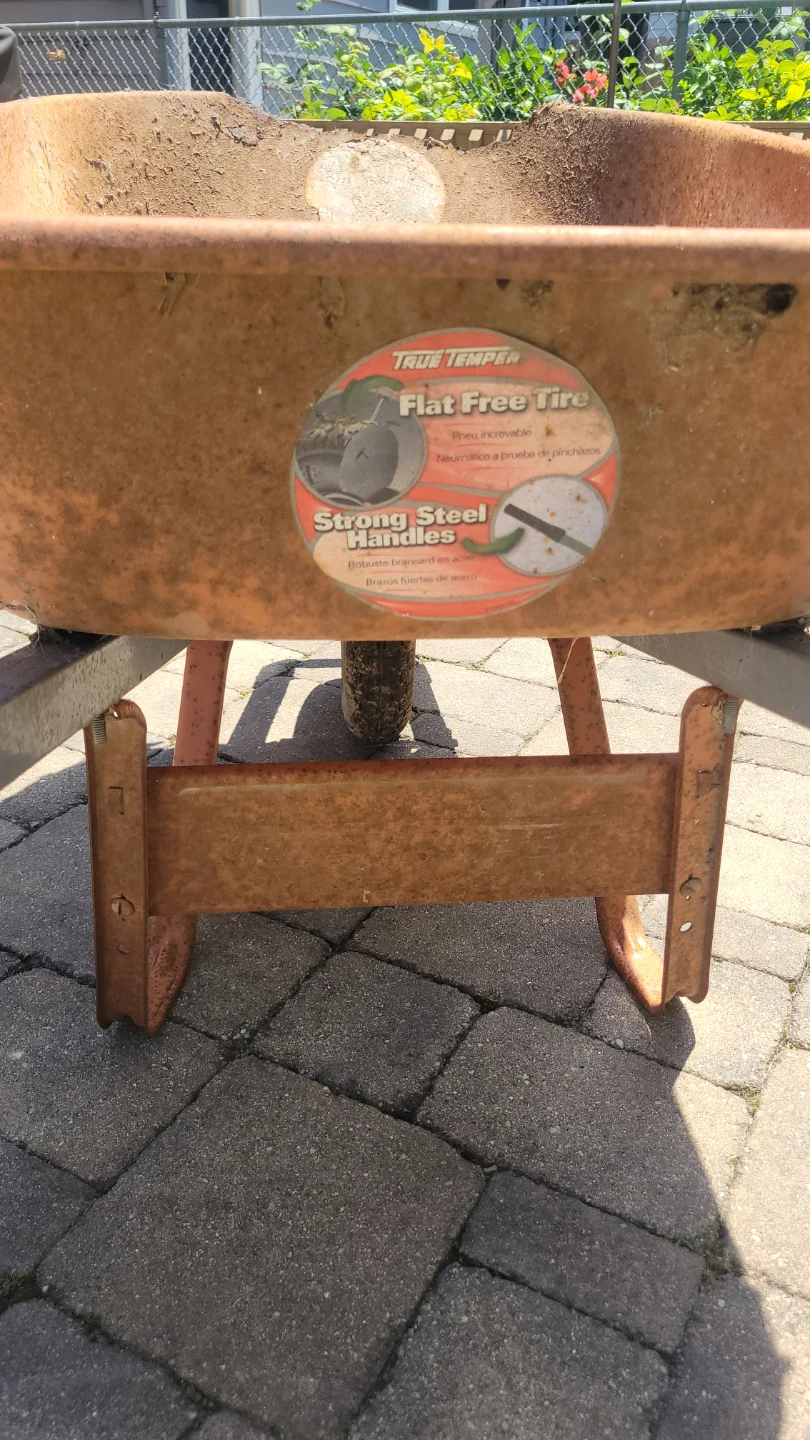 wheelbarrow - photo 2