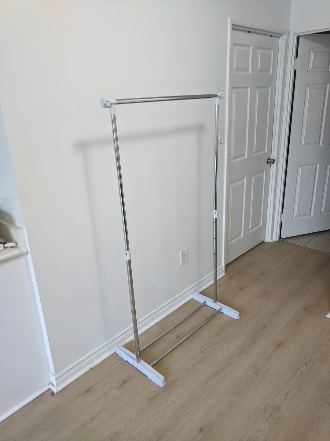 Adjustable Clothes Rack - photo 2