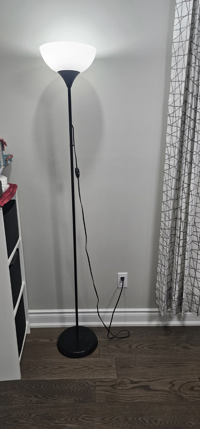 1 Lamp  with single light. 10$
