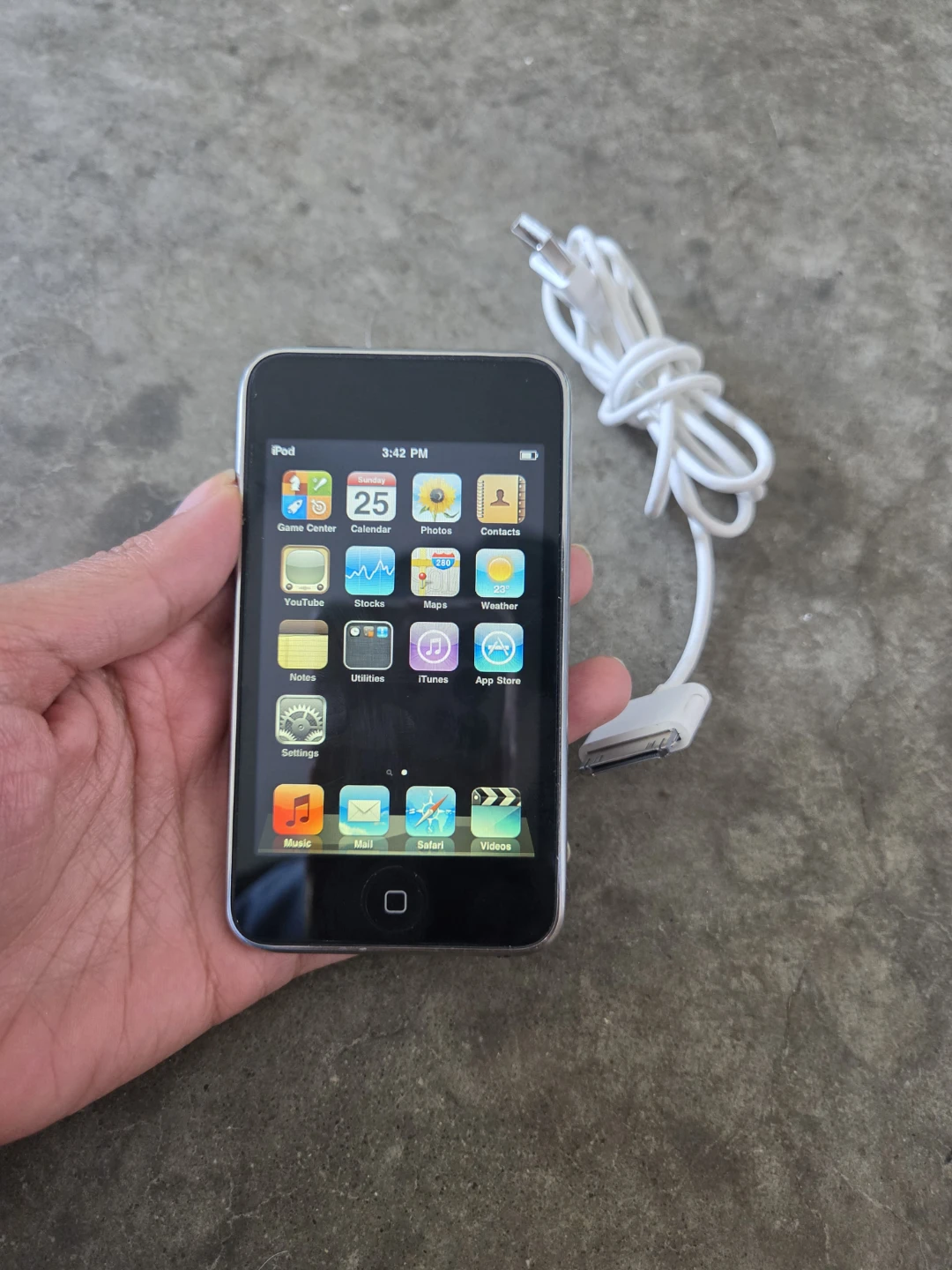 Apple iPod Touch 8GB - photo 3