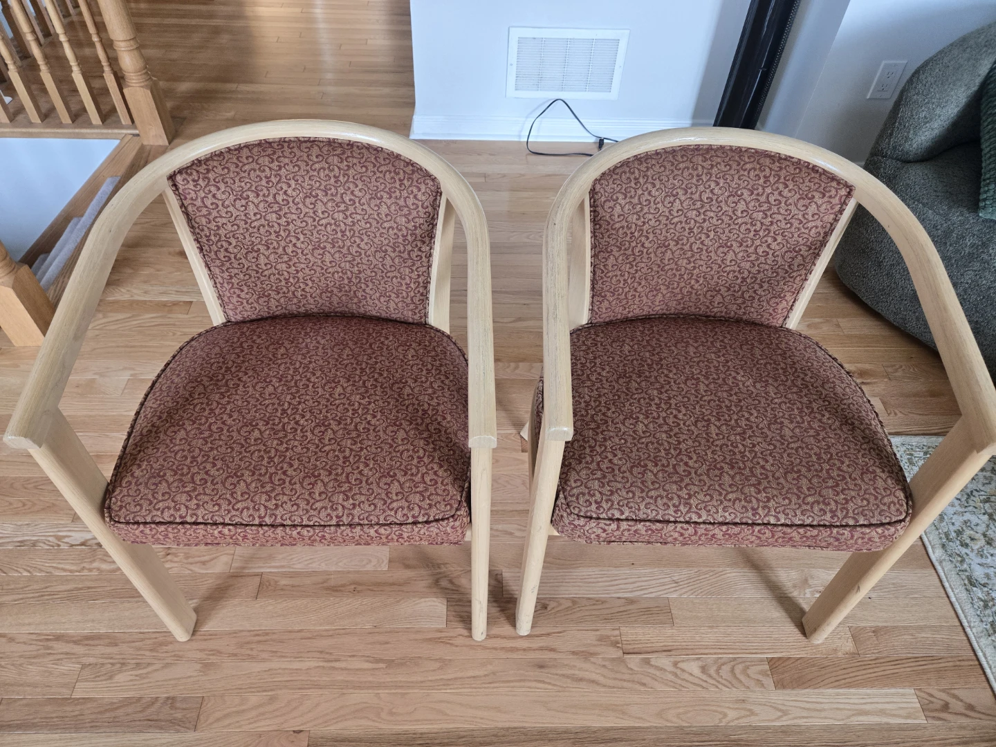 Pair of accent chairs - photo 2