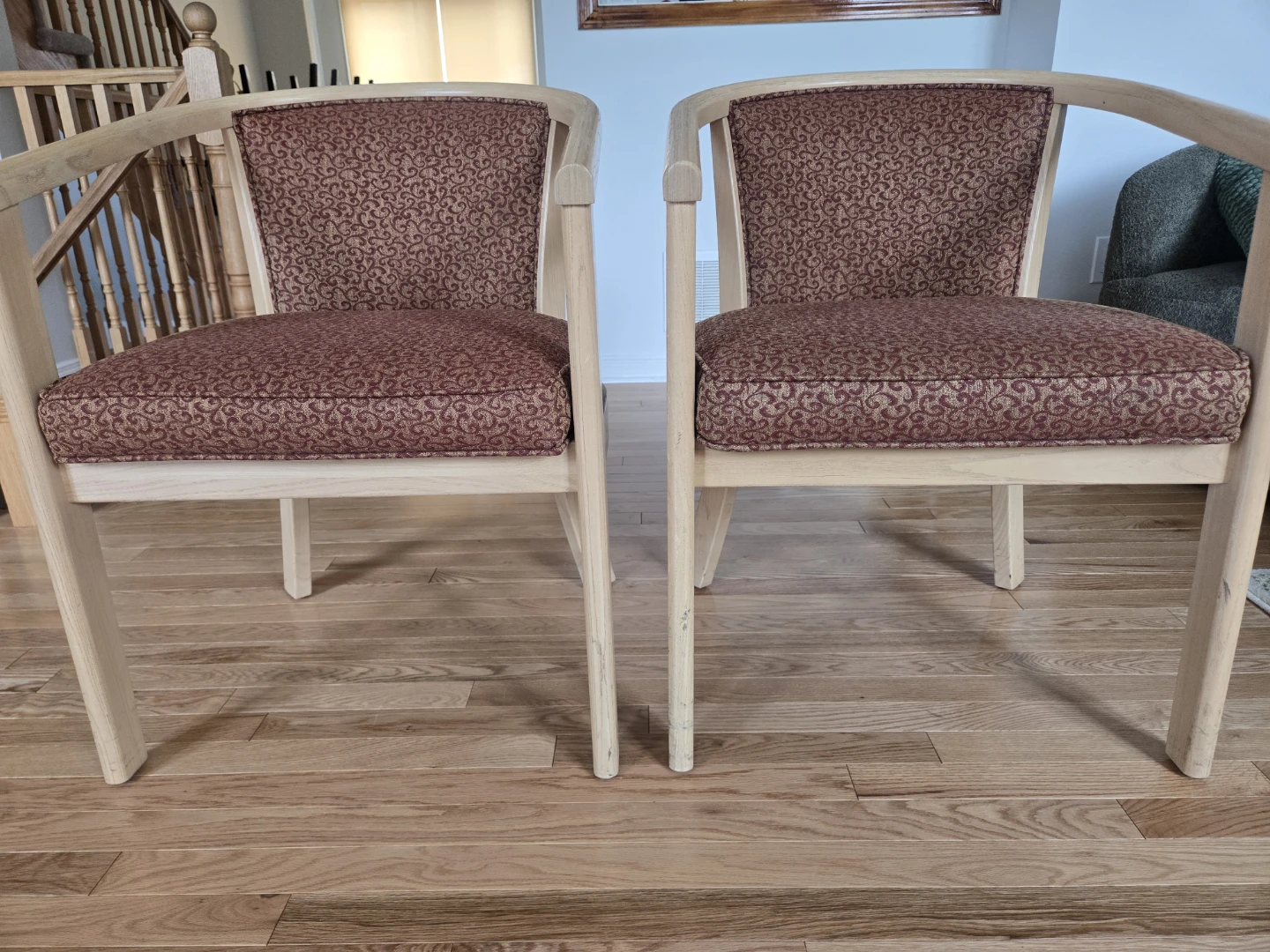 Pair of accent chairs - photo 3