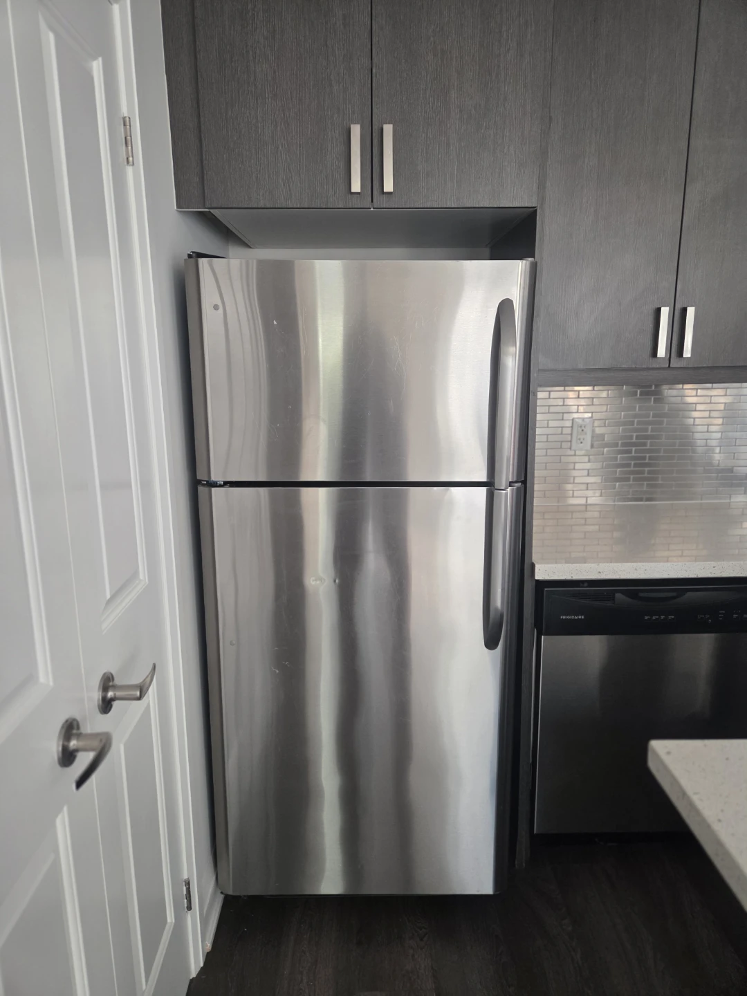 Frigidaire Stainless Steel Refrigerator / Freezer Combo (Clean)