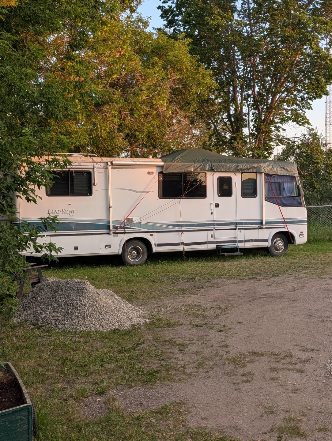 1995 Land Yacht LE Cutter 30ft motorhome - photo 2