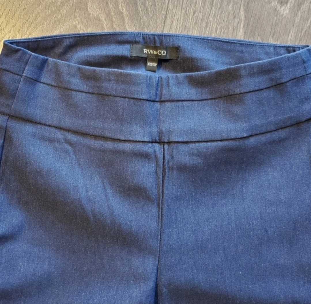RW&CO. Navy Cropped pull on Pants - photo 2