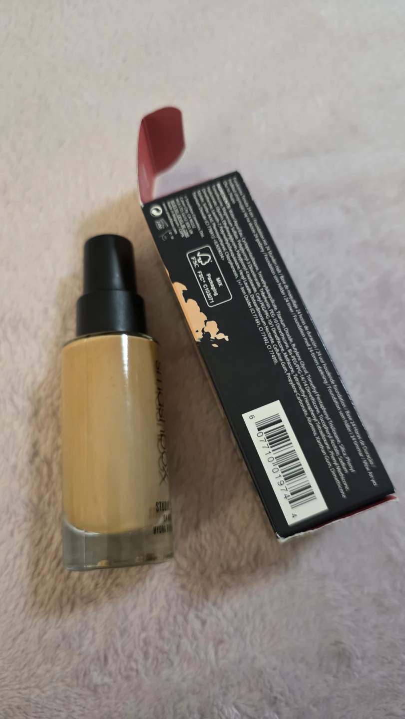 Smashbox Studio Skin 24 Hour Hydra Foundation 2.4 Light Medium - photo 3