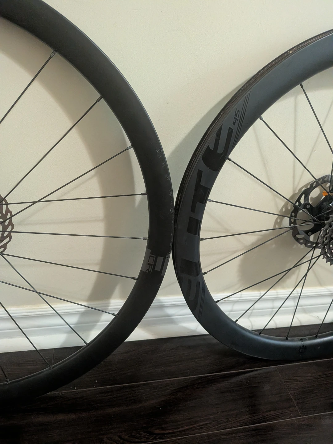 Carbon disc wheels - photo 2