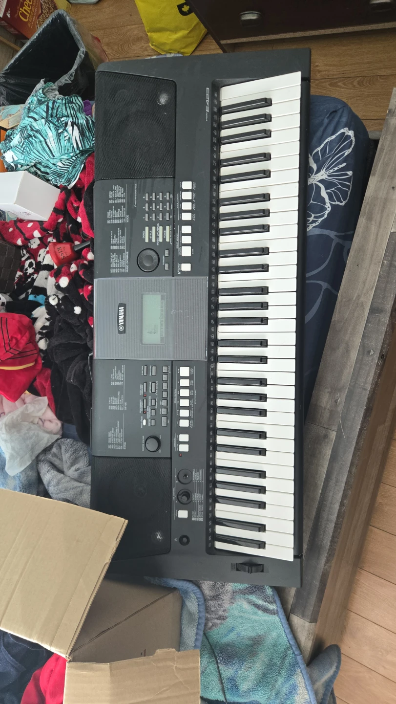 Yamaha PSR-E423 Keyboard - photo 2
