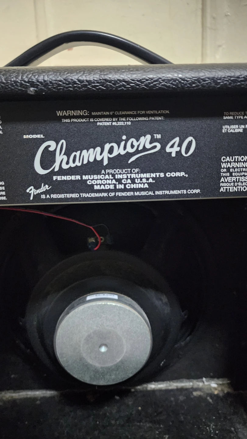 Fender Champion 40 Guitar Amplifier - photo 2