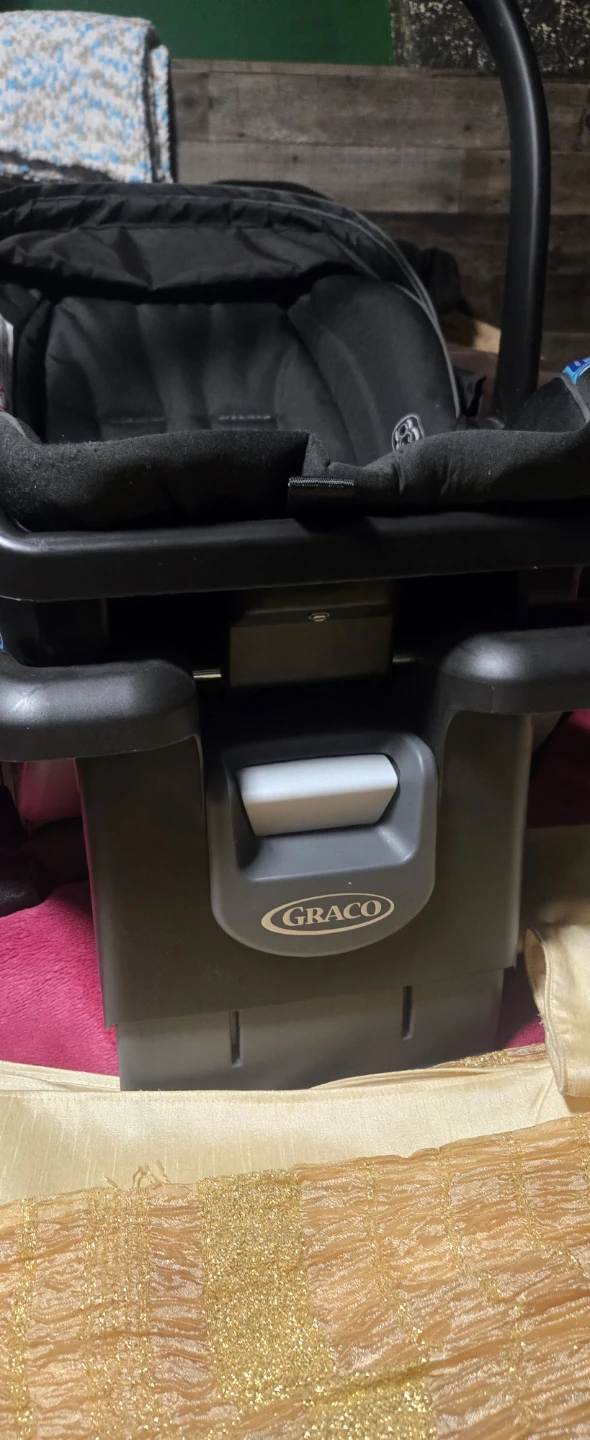 Graco SnugRide 35 Lite LX Infant Car Seat - photo 4