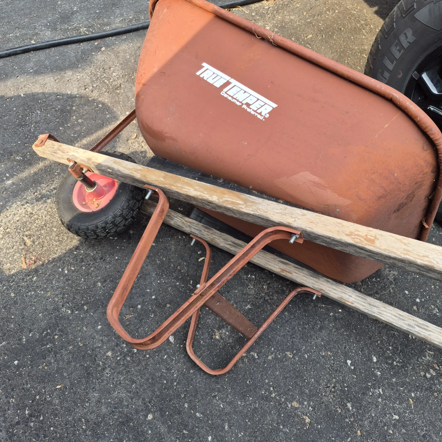 True Temper Wheelbarrow - photo 5