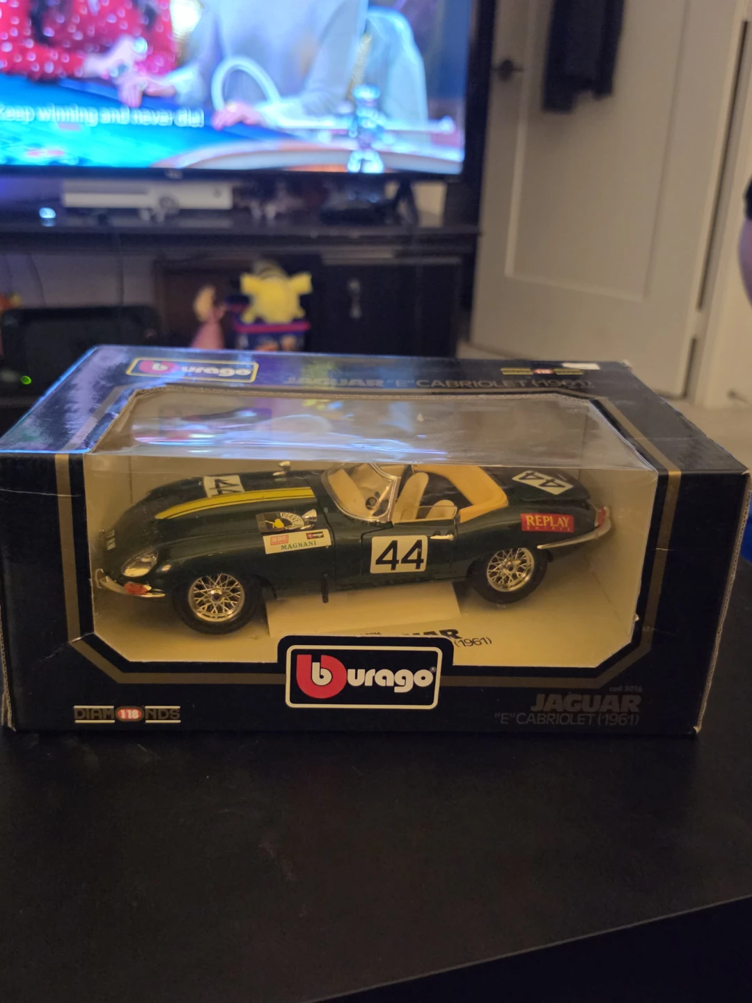 Bburago Jaguar "E" Cabriolet (1961) Die Cast Car 1:18 Scale
